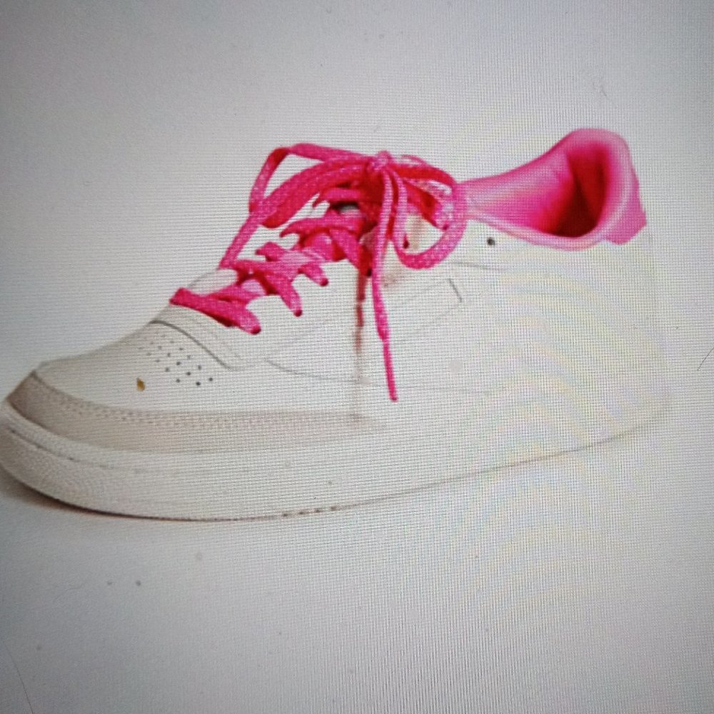 New ! Woman's Reebok Sneakers